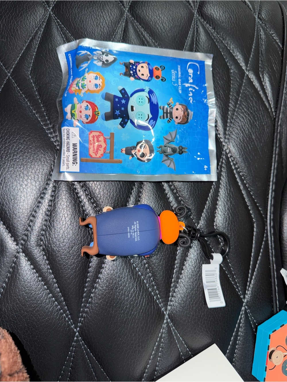 Coraline Series 5 Bag Clip Coraline with Bettle - Picture 2 of 2